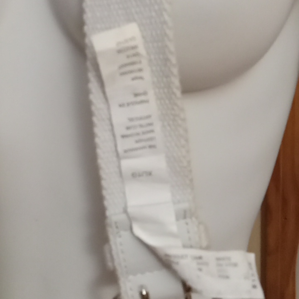 White belt - Picture 3 of 3